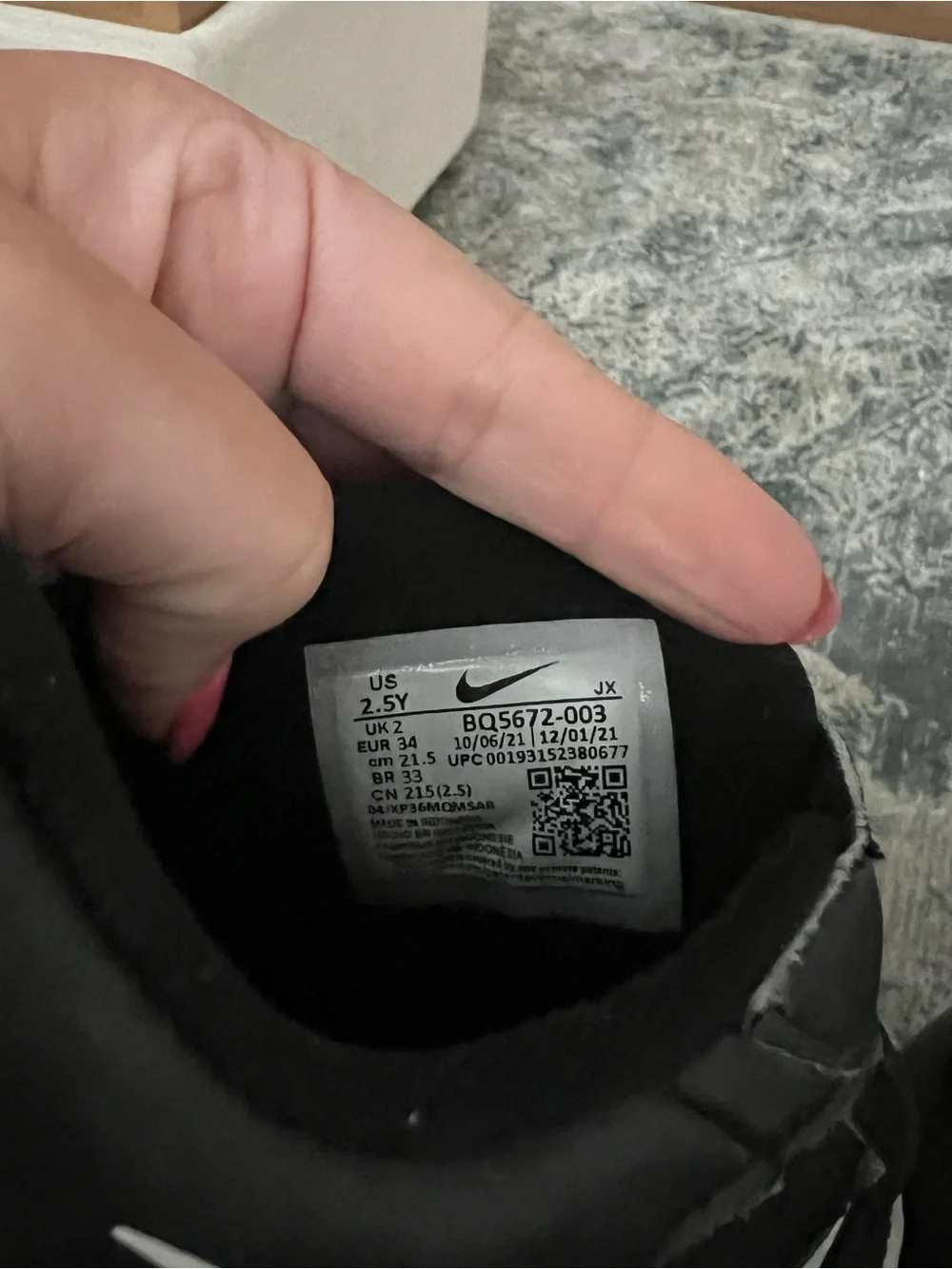 Nike Kids Black and White Velcro Sneakers